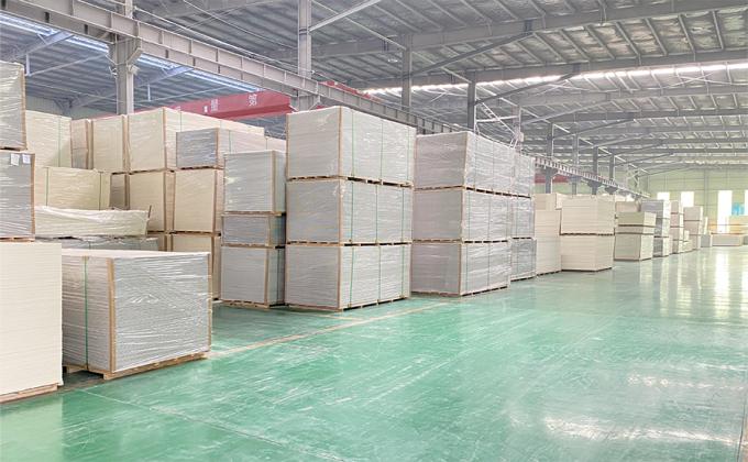 एसपीसी वॉल पैनल 600*2440*4 मिमी जलरोधक पत्थर प्लास्टिक पर्यावरण के अनुकूल लकड़ी अनाज निर्बाध ताला आंतरिक सजावट बोर्ड 11